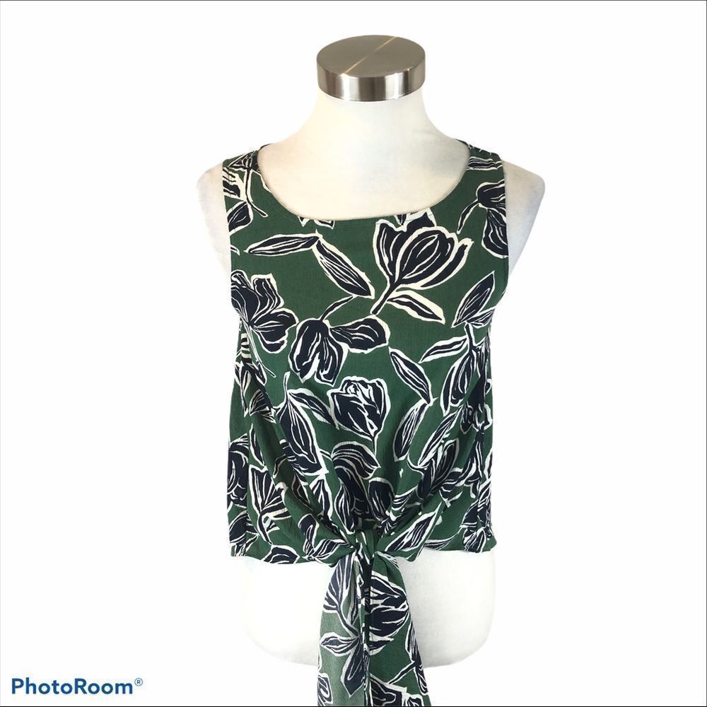 ModCloth Floral Print Tie Front Sleeveless Blouse
